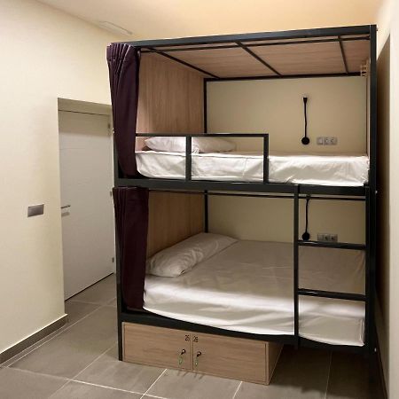 Multi Hostel Calvario Madrid Bagian luar foto