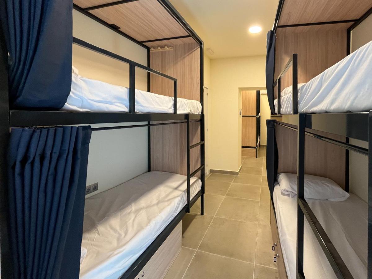 Multi Hostel Calvario Madrid Bagian luar foto