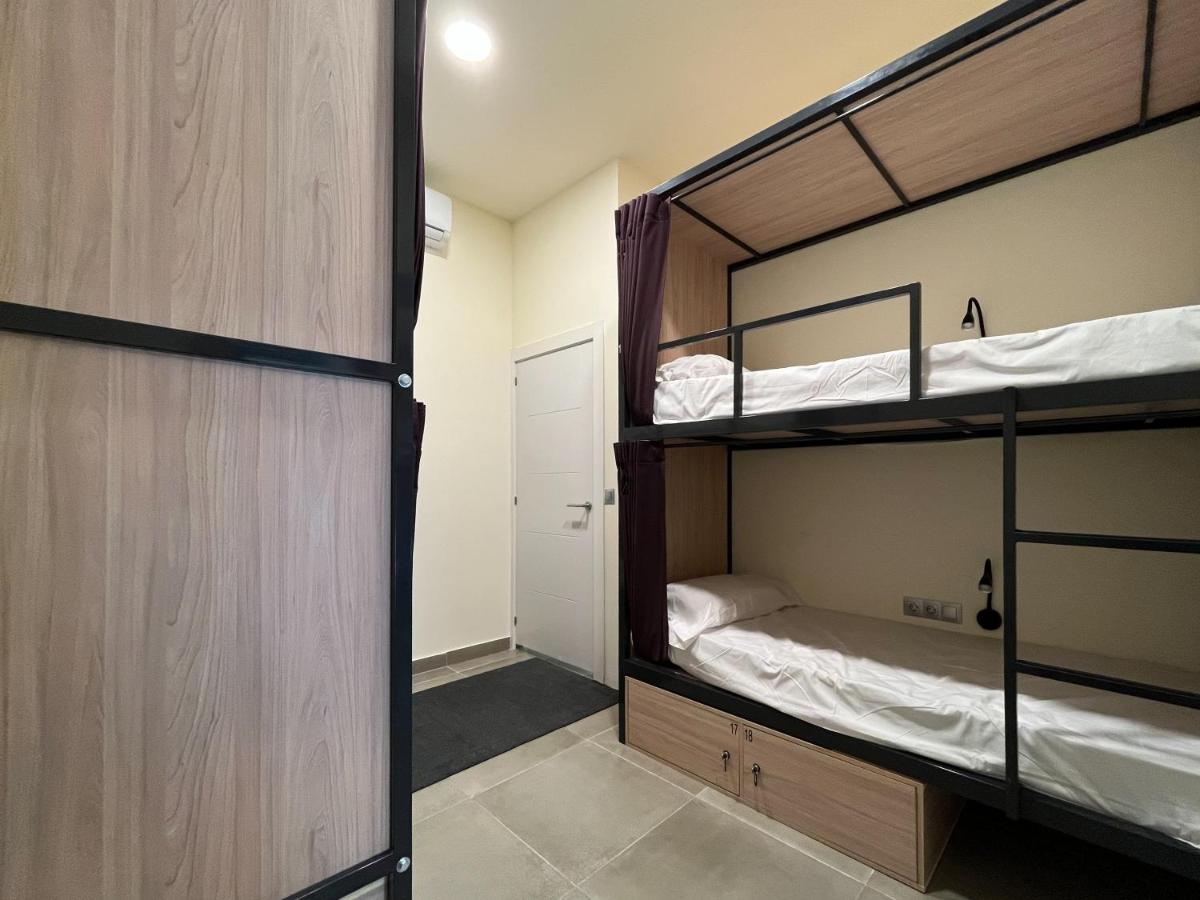 Multi Hostel Calvario Madrid Bagian luar foto