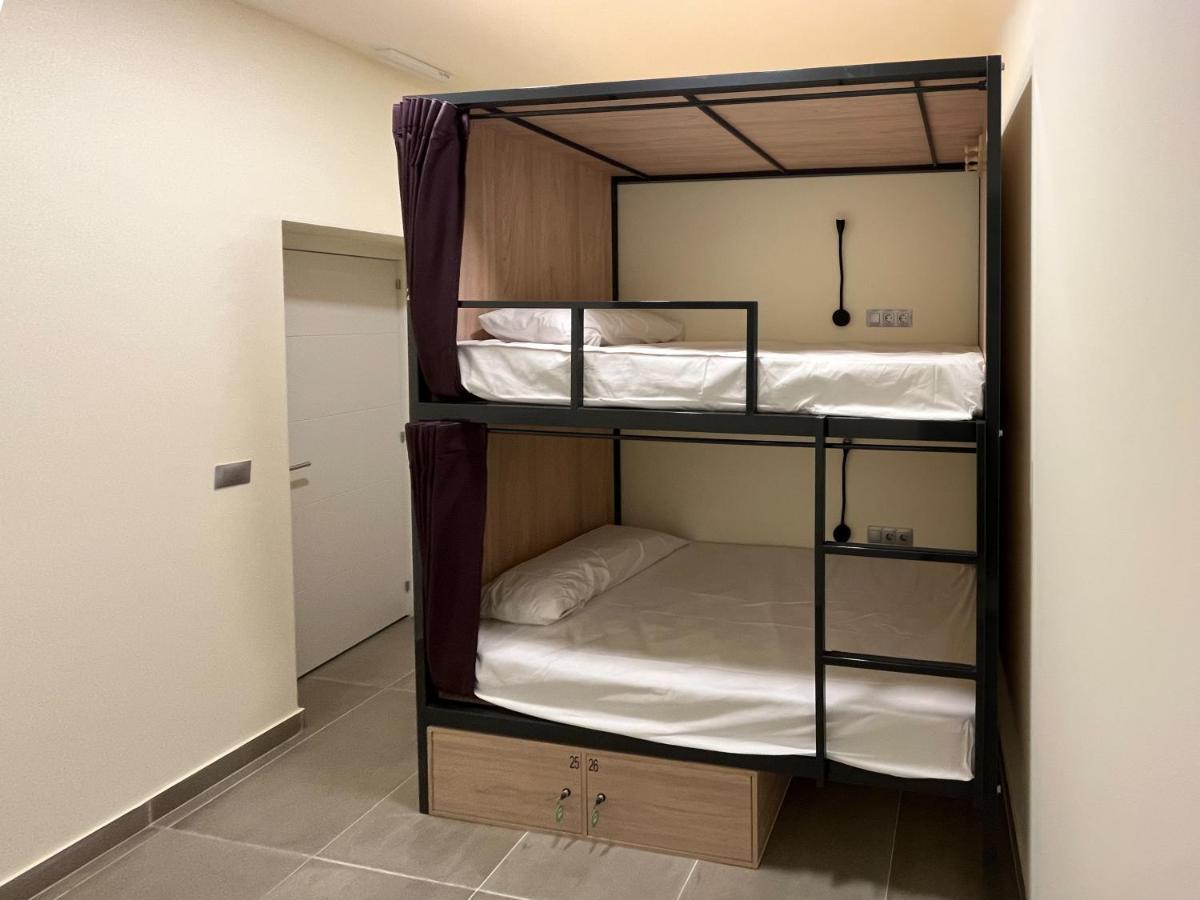 Multi Hostel Calvario Madrid Bagian luar foto